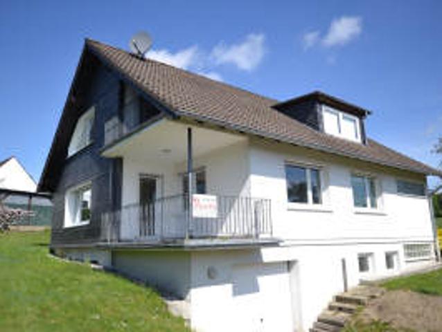 Großzügiges EFHZFH in ruhiger Lage, schöner Garten, Garage im Haus