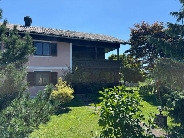 Großzügiges Ein oder Zweifamilienhaus mit weitläufigem Garten, vier Garagen, Werkstatt und viel Raum für Familie, Hobby und Platz für neuen Wohnraum in der Südsteiermark