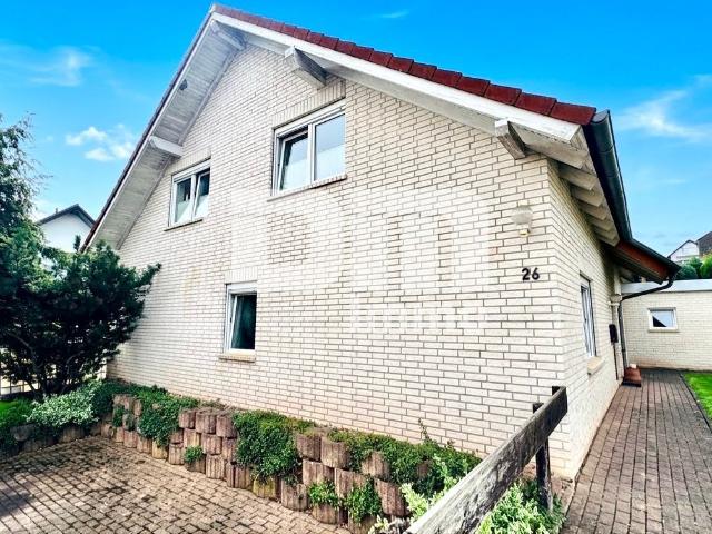 Großzügiges Ein bis Zweifamilienhaus mit Terrasse und großem Garten