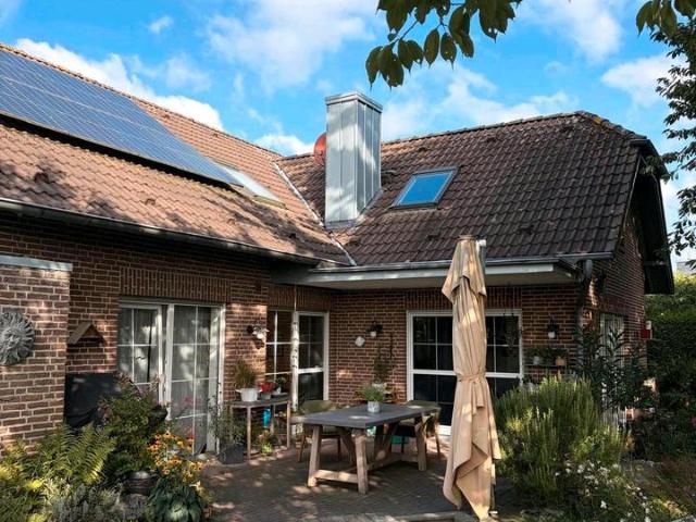 Großzügiges Ein bis Zweifamilienhaus in Geldern Hartefeld