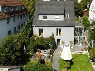 Großzügiges Einfamilienhaus mit 8 Zimmern, Garage und Stellplatz in Korntal Münchingen/Kallenberg
