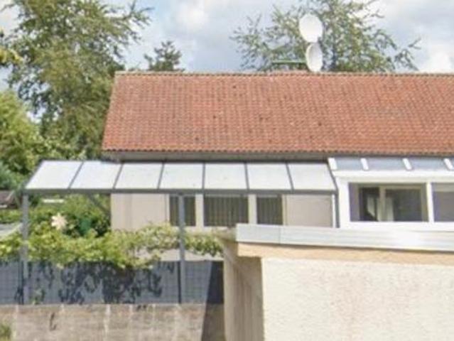 Großzügiges Einfamilienhaus mit 9 Zimmern, 2 Küchen, 2 Bädern