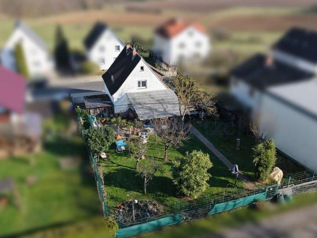 Großzügiges Einfamilienhaus mit traumhaftem Garten