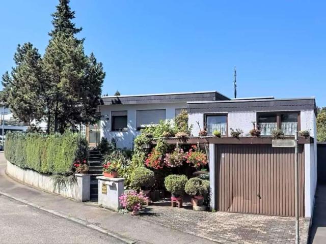 Großzügiges Einfamilienhaus mit viel Gestaltungspotenzial