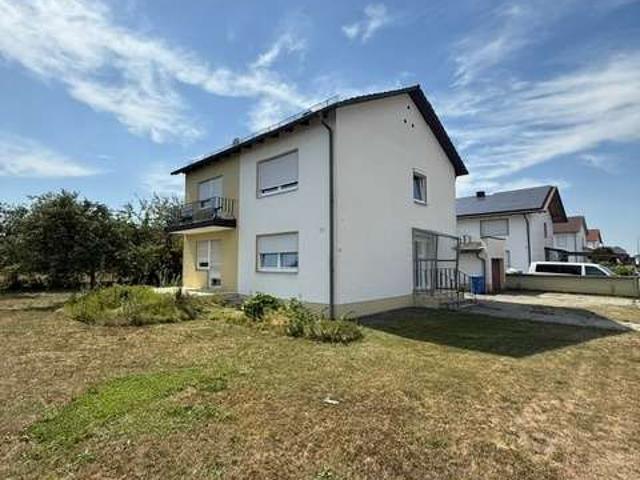 Großzügiges Einfamilienhaus mit viel Platz, großem Garten & Entwicklungspotenzial!