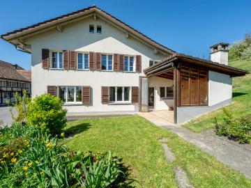 Haus kaufen in Buchegg - Parkplatz