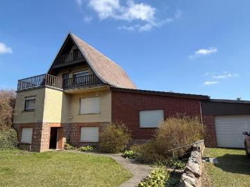 Großzügiges Einfamilienhaus mit beheiztem Indoor Pool, Kamin