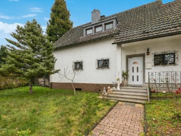 Großzügiges Einfamilienhaus mit Charakter und Stil