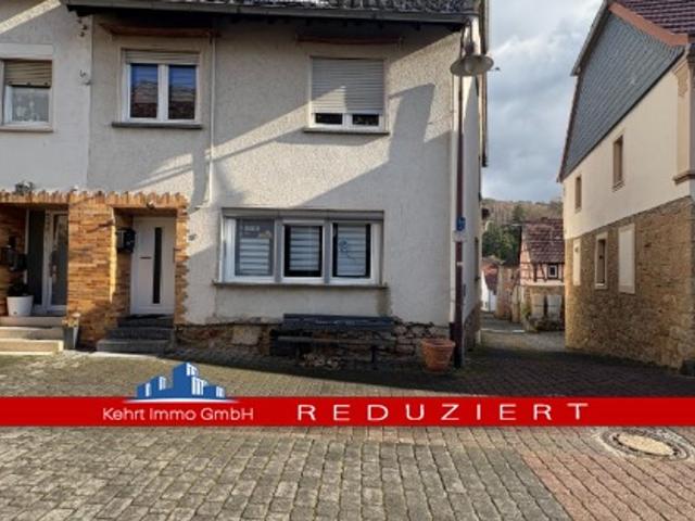 Großzügiges Einfamilienhaus mit Dachterrasse, Scheune und zusätzlichem Grundstück