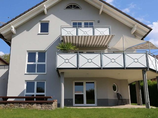 Großzügiges Einfamilienhaus mit Einliegerwohnung, Doppelgarage und Wellnessbereich