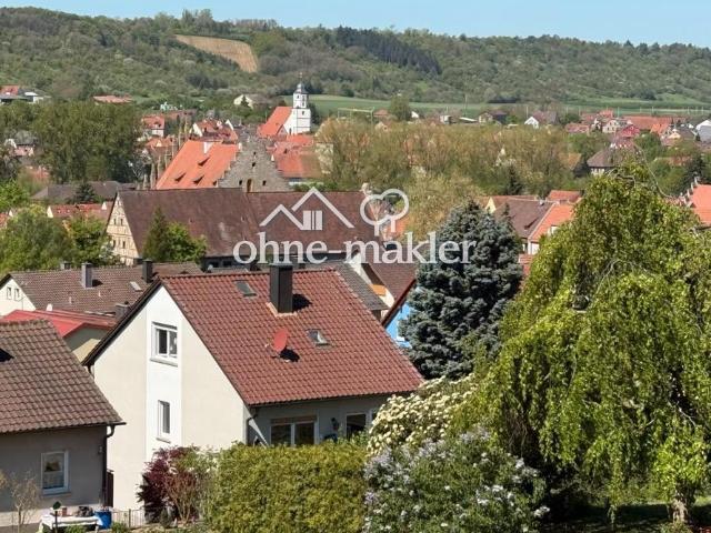 GROßZÜGIGES EINFAMILIENHAUS MIT EINLIEGERWOHNUNG IN BESTLAGE