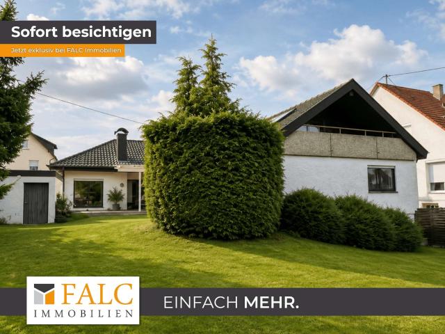 Großzügiges Einfamilienhaus mit Einliegerwohnung und traumhaften Gartengründstück