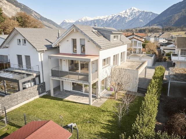 Grosszügiges Einfamilienhaus mit Einliegerwohnung
