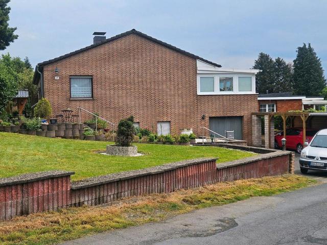 großzügiges Einfamilienhaus mit Einliegerwohnung