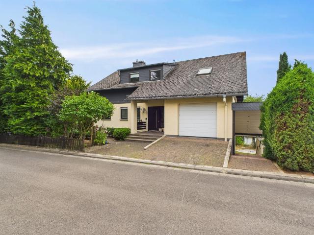 Großzügiges Einfamilienhaus mit ELW, großem Garten in ruhiger Wohnlage von Kümbdchen bei Simmern