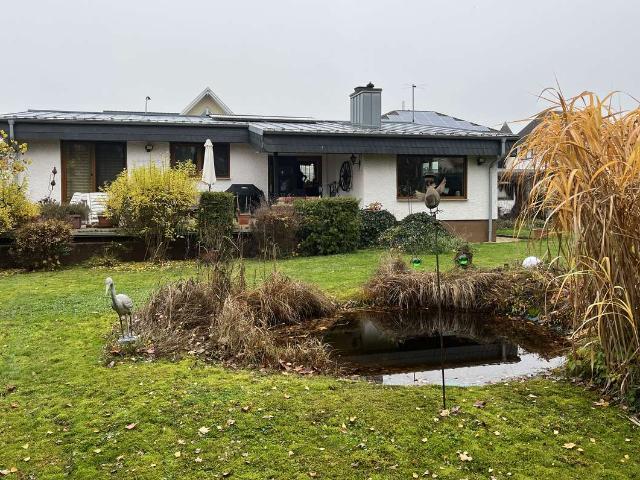 Großzügiges Einfamilienhaus mit Garten, Garage in Echzell zu vermieten