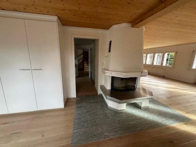 Grosszügiges Einfamilienhaus mit Gartenparadies, Sauna & Schwimmteich