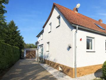 Haus kaufen in Dahlener Heide - Parkplatz