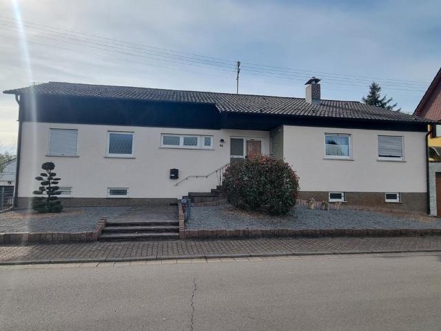Großzügiges Einfamilienhaus mit großem Garten, großem Grundstück