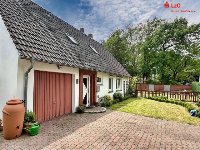 Großzügiges Einfamilienhaus mit modernisierter Ausstattung und viel Platz im Garten
