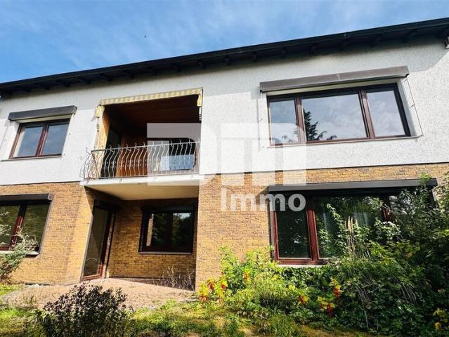 Grosszügiges Einfamilienhaus mit Panoramablick, Garage, Sauna und viel Potenzial