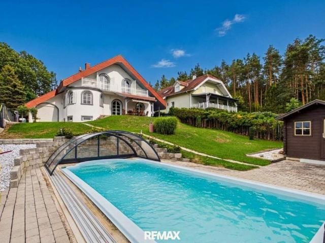 Großzügiges Einfamilienhaus mit Salzwasserpool, Sauna und Ruhelage