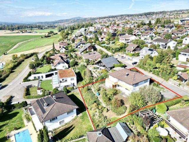 Grosszügiges Einfamilienhaus mit separater Einliegerwohnug und Weitsicht