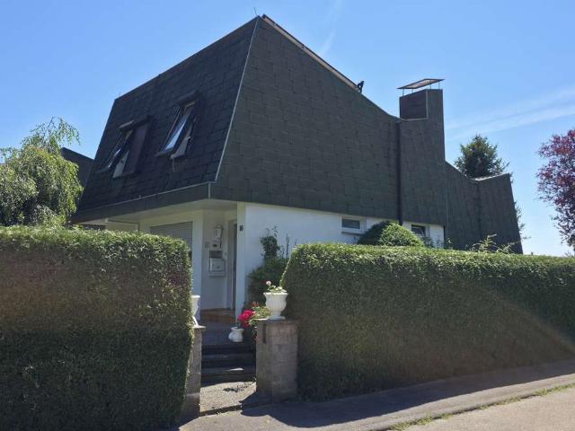 Großzügiges Einfamilienhaus mit Sonnenterrasse und Garten in ruhiger Lage von Albershausen