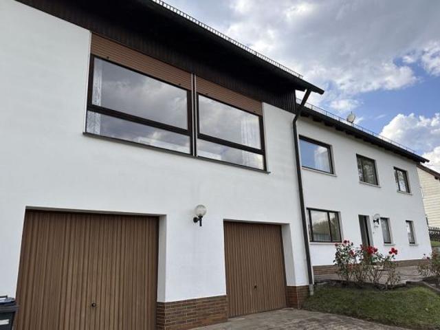 Großzügiges Einfamilienhaus mit sonnigem Garten in Mosenberg