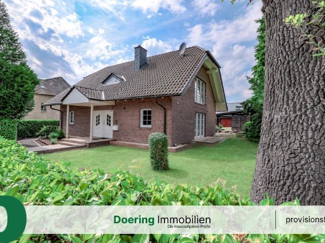 Großzügiges Einfamilienhaus auf weitläufigem Grundstück mit Sauna, Nebengebäude und Doppelgarage