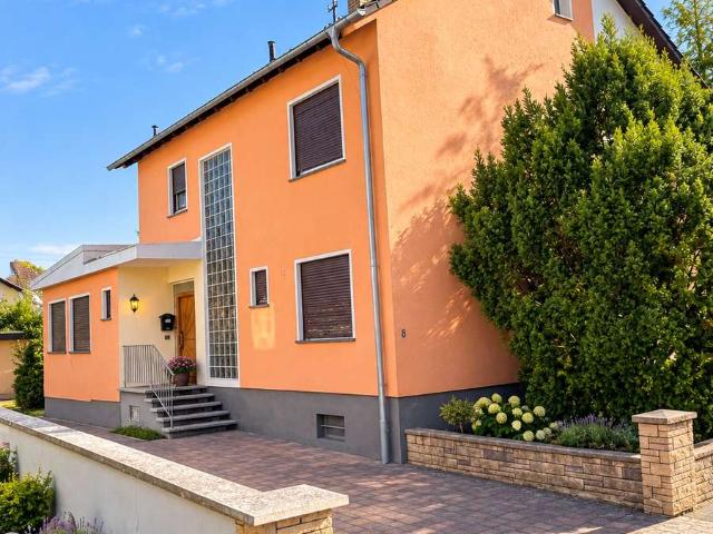 Großzügiges Einfamilienhaus ca. 185 m² Wohnfläche liebevollem Garten Ausbaupotential Provisionfrei