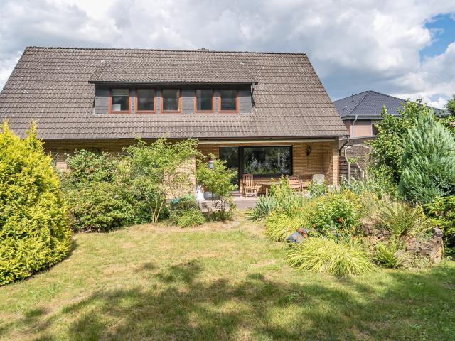 Großzügiges Einfamilienhaus Einliegerwohnung möglich