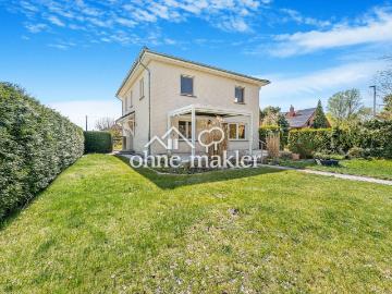 großzügiges Einfamilienhaus, Garage und großer Garten in Berlin Mahlsdorf