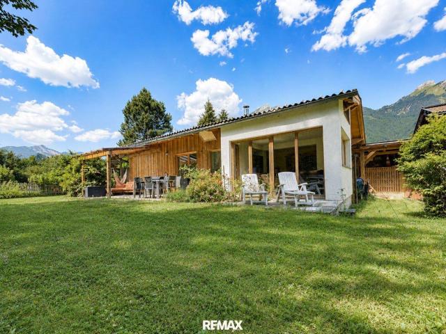 Großzügiges Einfamilienhaus in Maurach – Privater Garten, traumhafte Aussicht und Wohnkomfort auf zwei Ebenen!