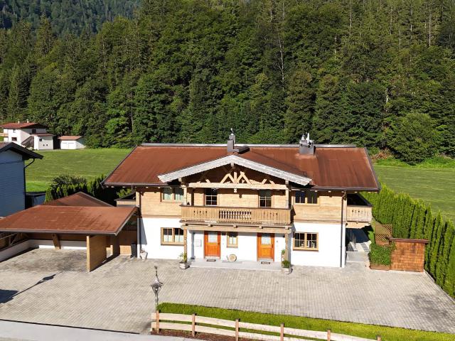 Großzügiges Einfamilienhaus in naturnaher Sonnenlage 800707