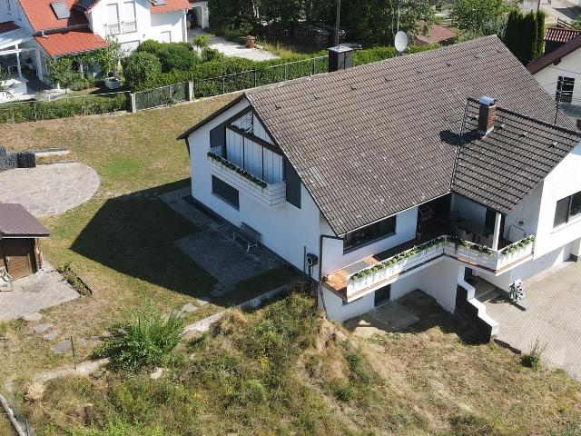 Wohnen mit Weitblick – 230 m² in besonderer Ortsrandlage | separat nutzbarer Bereich im EG