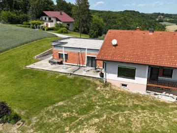 Großzügiges Einfamilienhaus 153m² mit Balkon und Terrasse mit Weitblick ins Grüne in Bonisdorf!