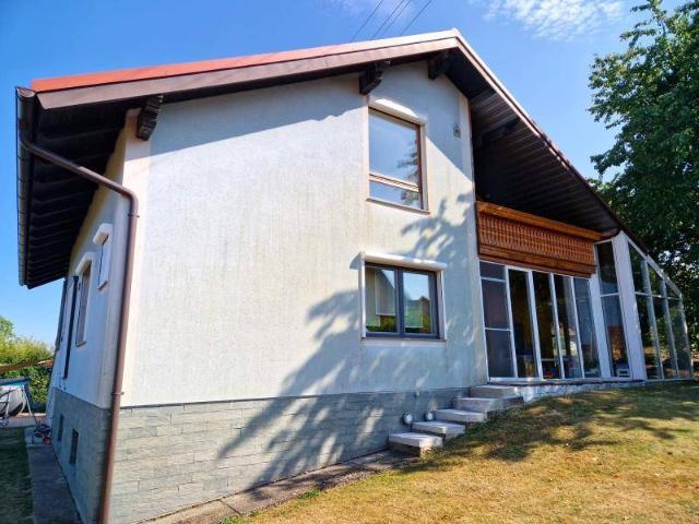 Großzügiges Einfamilienhaus 192m² mit Wintergarten in ruhiger Lage in Lindegg!