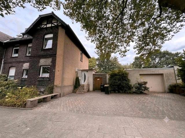 Großzügiges EinfamilienhausDoppelhaushälfte in Altenessen Nord