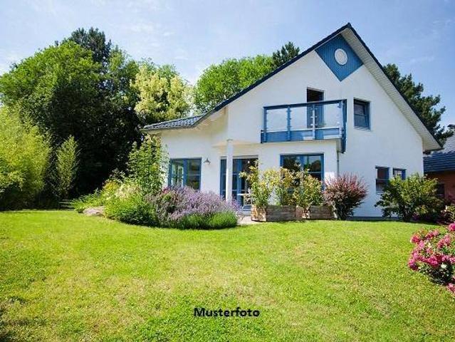 Großzügiges Familienanwesen mit 267 m² Wohnfläche, Wintergarten & 2 Terrassen