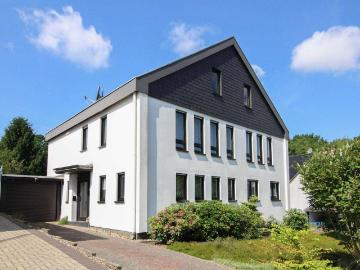 Großzügiges Familiendomizil mit Traumgarten, Ausbaureserve und bester Anbindung an Düsseldorf