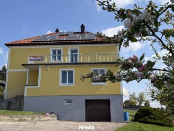 Großzügiges Familienhaus mit viel Potenzial in Griechenberg