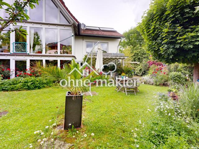 Großzügiges Familienhaus mit Wärmepumpe, PV Anlagen, Garten und Einliegerbereich in Warburg