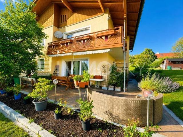 Gemeinsam wohnen, Freiraum genießen: Zwei Einheiten und großer Garten