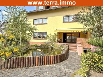 großzügiges Familienhaus mit Büro, Doppelgarage und schönem Grundstück!