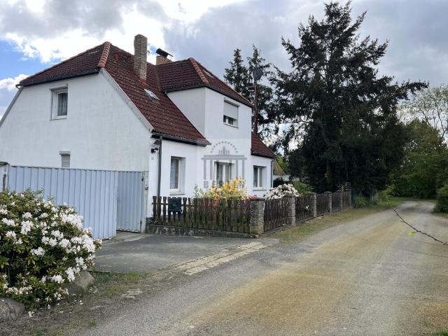 Großzügiges Familienhaus mit Charakter und Entwicklungspotenzial