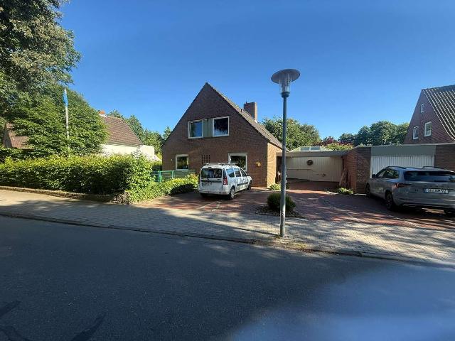 Großzügiges Familienhaus mit großem Grundstück – ruhig & zentral in Burg auf Fehmarn