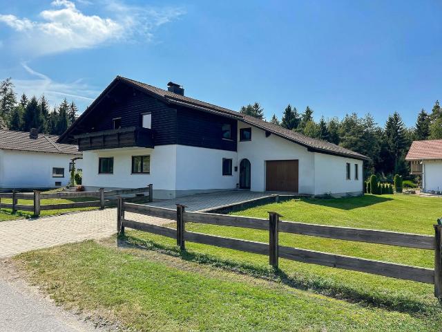 Großzügiges Familienhaus mit Platz für Generationen auf 1.186 m² Traumgrundstück mit Entwicklungspotenzial