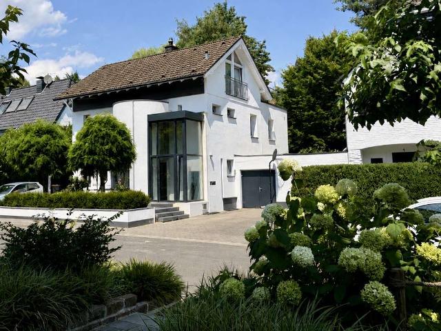 Großzügiges Familienhaus in Düsseldorf Ludenberg – Ihr Zuhause für die nächsten Jahre