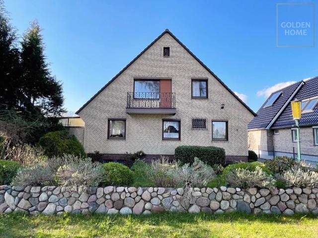 Großzügiges Familienheim: Vollkeller, großer Garten, Garage und WoMo Stellplatz